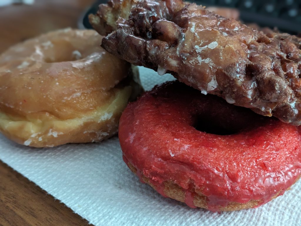 Des Moines: Donut Hut, apple fritter, glazed donut, cherry cake donut