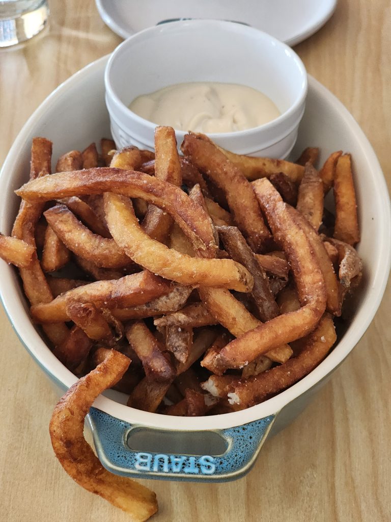 Des Moines: Fries from Clyde's Fine Diner
